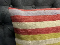 Coussin en laine turque à rayures