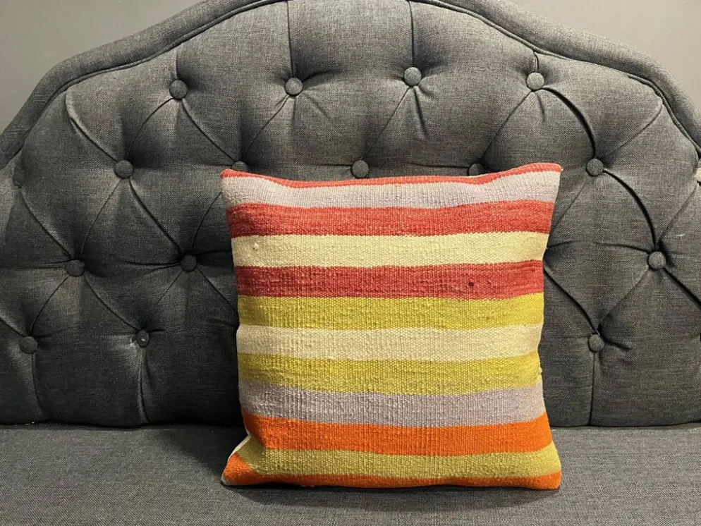 Coussin en laine turque à rayures