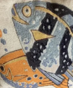 Coussin en tapisserie fine, d’après Mathurin Meheut, décoration côte Ouest.