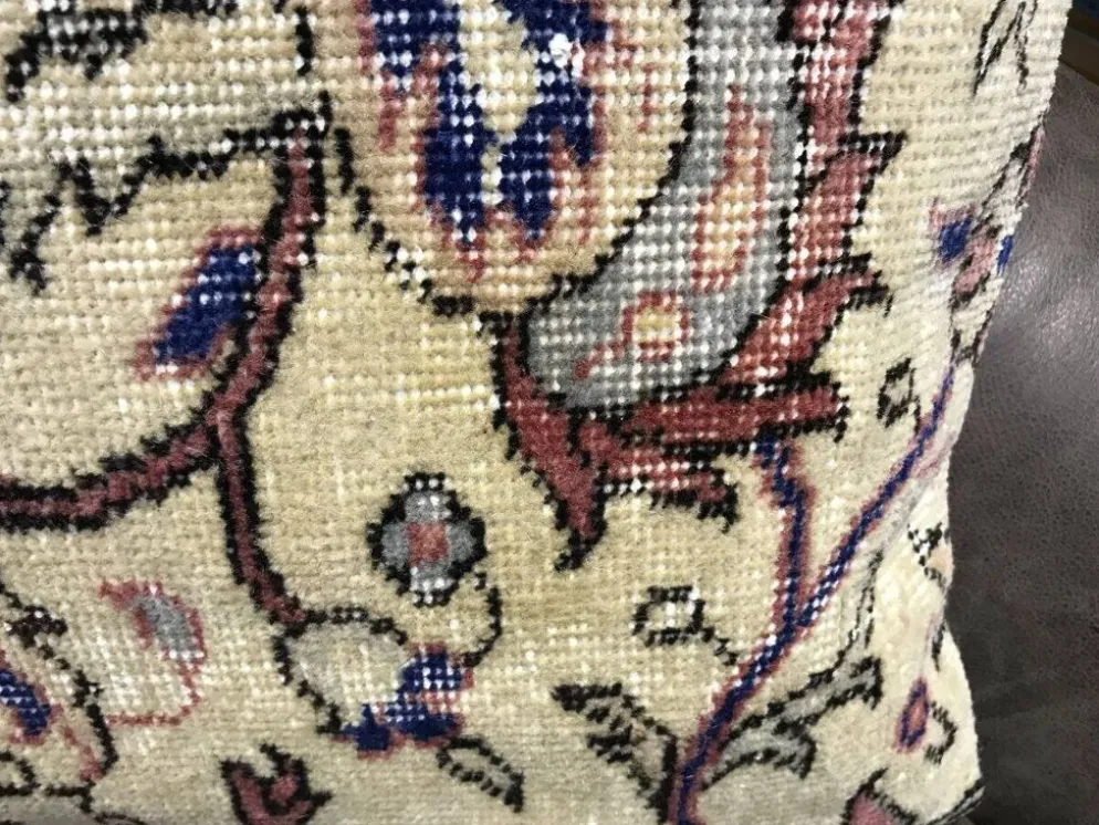 Coussin en tapis vintage fait main