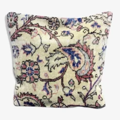Coussin en tapis vintage fait main