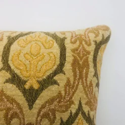 Coussin en tissu ancien. 40 X40 cm.