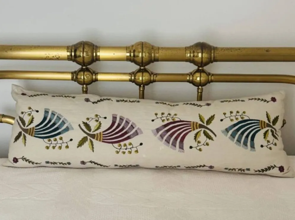 Coussin exceptionnel en teinture grecque vintage tissée à la main.