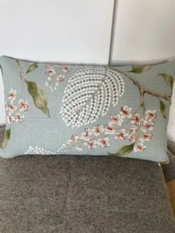 Coussin lin motif bleu ciel