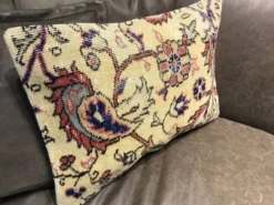 Coussin lombaire en tapis dégradé fait main 40x60cm