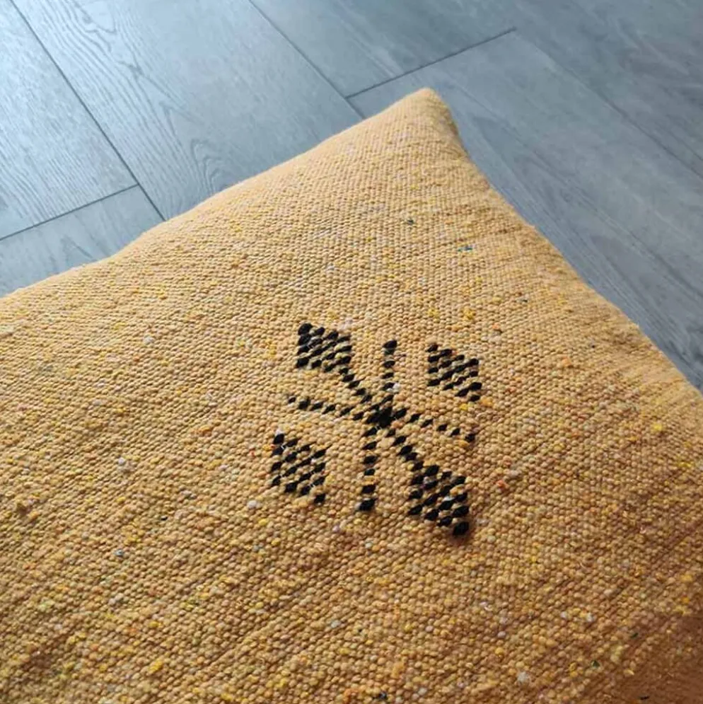 Coussin marocain jaune en coton