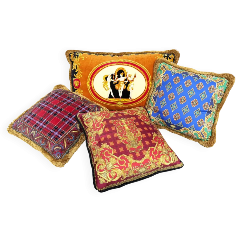4 coussins Atelier Versace, Versace Home par Gianni Versace pour Versace Italie, années 1990