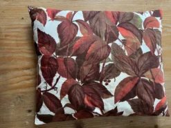 Coussin vintage motif feuilles de vigne vierge