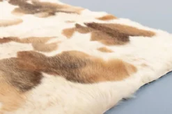 Couverture/tapis en fourrure design italien de Pietro Bruno