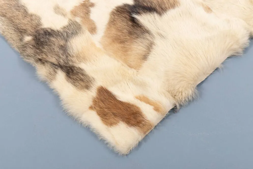 Couverture/tapis en fourrure design italien de Pietro Bruno