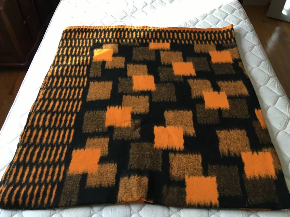 Couverture 220 X 240 motifs patchwork 70's