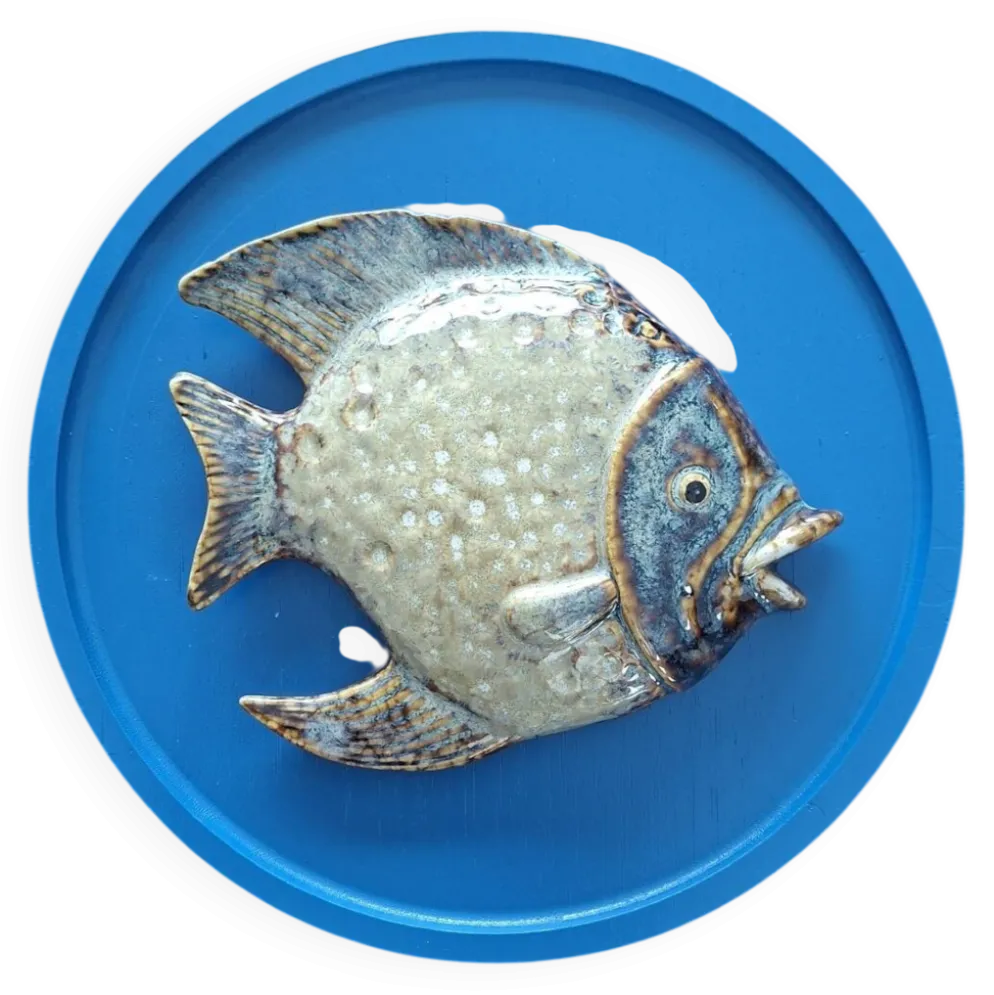 Céramique Vallauris Sculpture murale poisson en relief sur plaque bleu