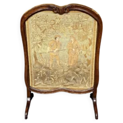 Écran de cheminée ancien. Chêne, broderie.