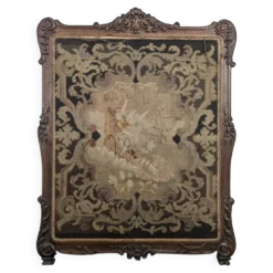 Écran de cheminée Napoléon III en bois sculpté et tapisserie au point