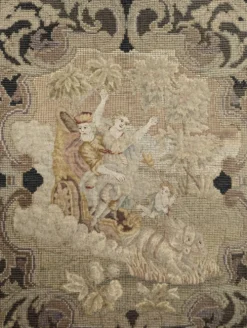 Écran de cheminée Napoléon III en bois sculpté et tapisserie au point