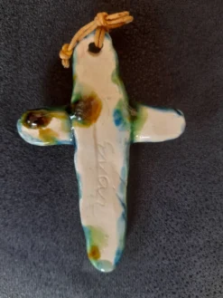 Croix murale en céramique vintage