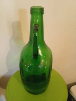 Cruche en verre verte type dame jeanne