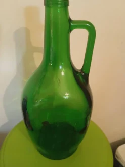 Cruche en verre verte type dame jeanne