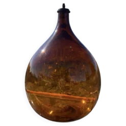 Dame-Jeanne, bonbonne en verre ambré