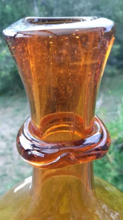 Dame Jeanne ou bonbonne verre soufflé ambré