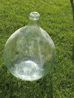 Dame Jeanne transparente