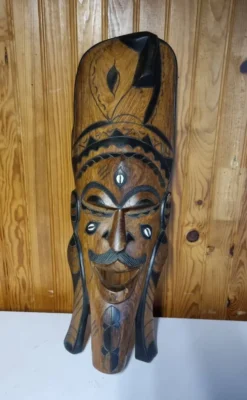Décoration murale ou à poser grand masque africain en bois sculptés