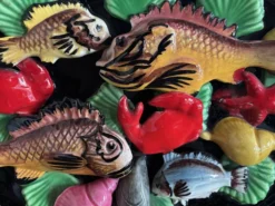 Décoration murale Vallauris en céramique polychrome, décor marin 1960