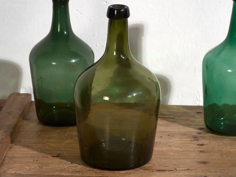 Demijohns verts anciens (c.1920). Ensemble de 3 pièces