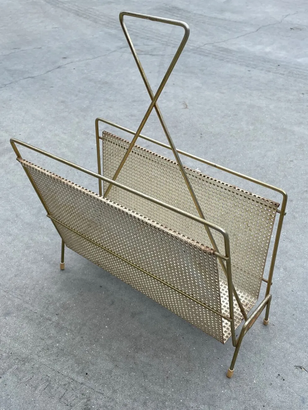 Design en laiton de rack de magazine vintage des années 60