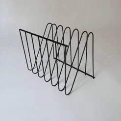 design François Arnal Atelier A un porte-revues Zigzag vintage 1970