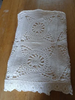 Dessus de lit ancien en crochet fait main