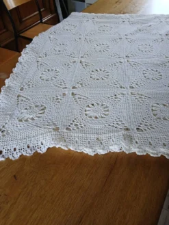 Dessus de lit ancien en crochet fait main