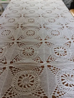 Dessus de lit ancien en crochet fait main