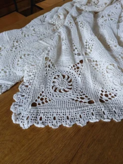 Dessus de lit ancien en crochet fait main