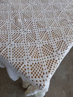 Dessus de lit ancien en crochet fait main