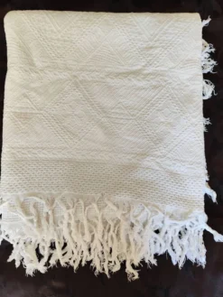 Dessus de lit en coton blanc , Ancien jeté de lit coton tissé