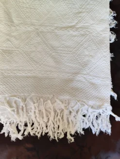 Dessus de lit en coton blanc , Ancien jeté de lit coton tissé