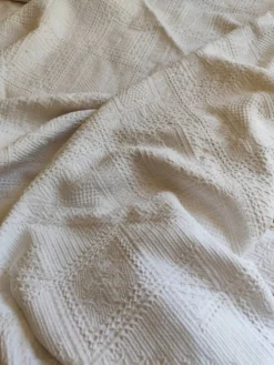 Dessus de lit en coton blanc , Ancien jeté de lit coton tissé