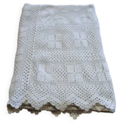 Dessus de lit / nappe / rideau ancien en crochet