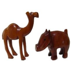 Deux animaux en bois