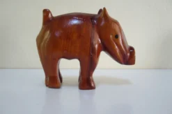 Deux animaux en bois