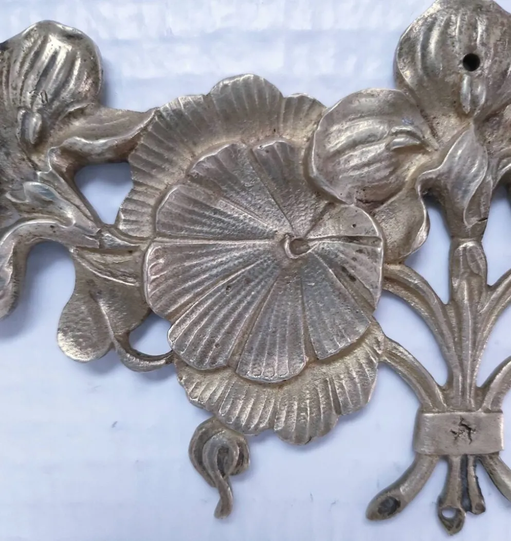 Deux ornements bronze mobilier décor floral début XXème