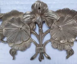 Deux ornements bronze mobilier décor floral début XXème