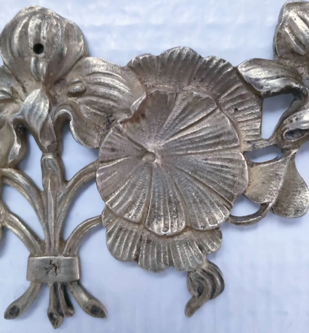 Deux ornements bronze mobilier décor floral début XXème