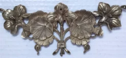 Deux ornements bronze mobilier décor floral début XXème