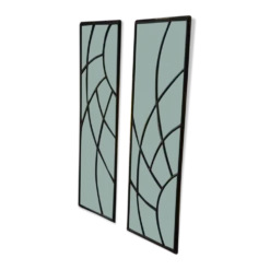 Deux vitraux en verre biseauté et laiton
