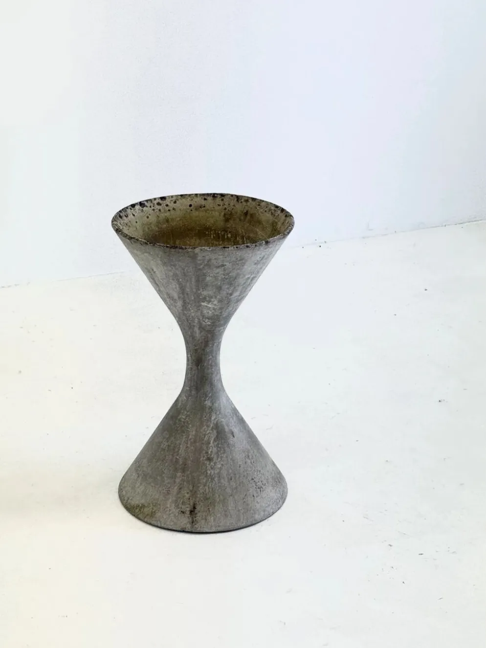Diabolo planteur par Willy Guhl
