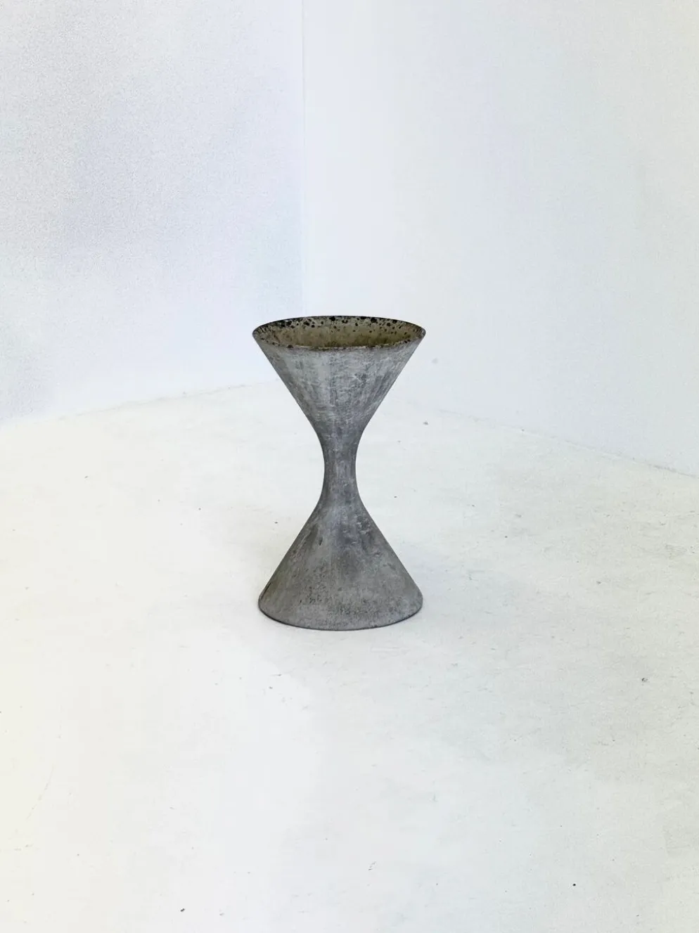 Diabolo planteur par Willy Guhl