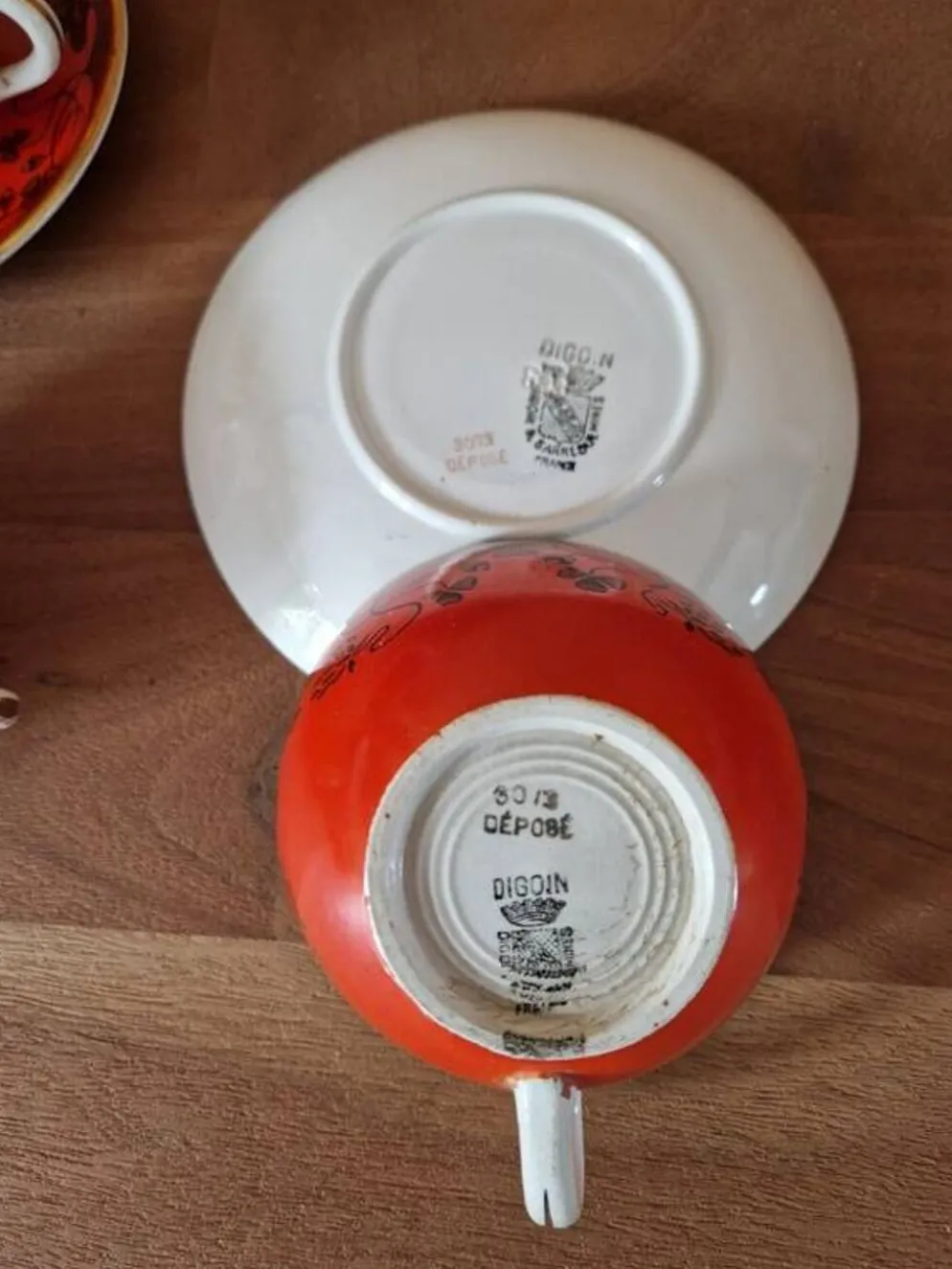 Digoin et Sarreguemines - Service de tasses en faience modèle Art Nouveau