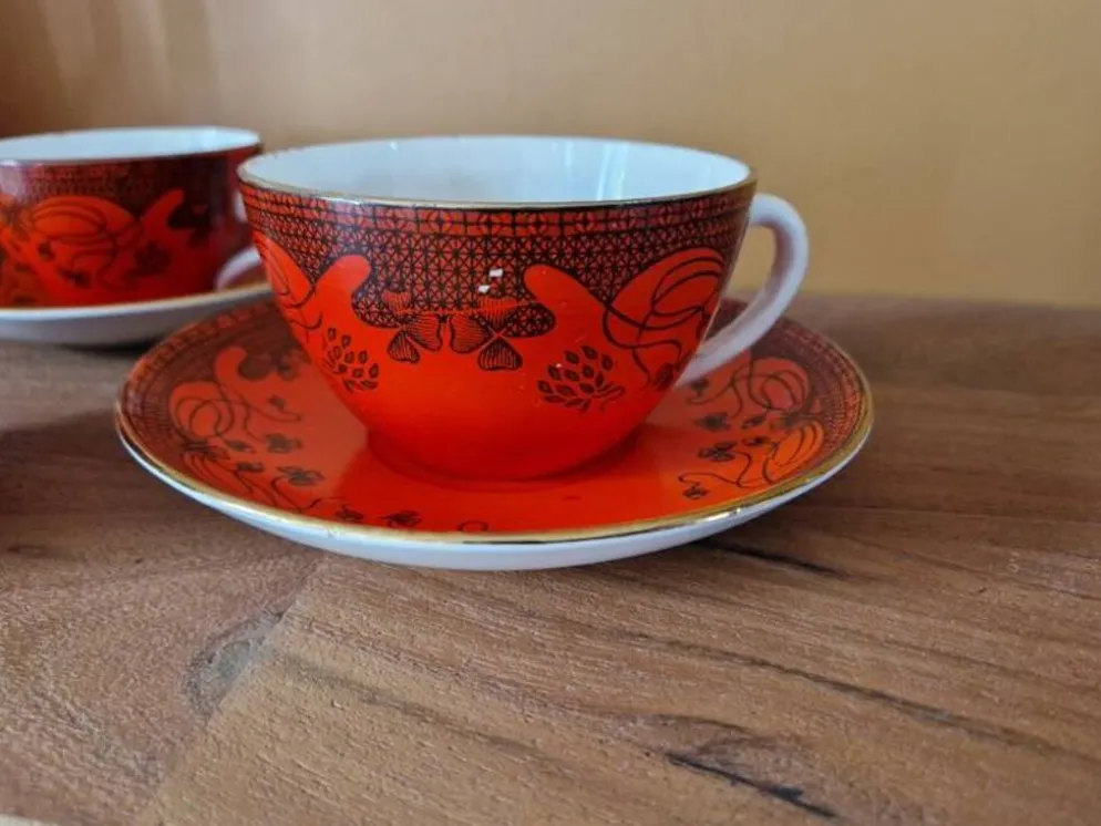 Digoin et Sarreguemines - Service de tasses en faience modèle Art Nouveau